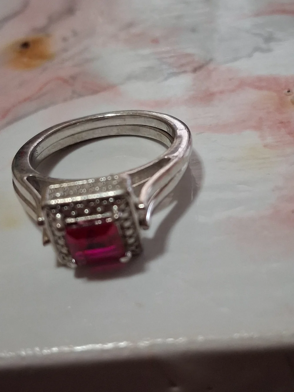 STS Be A BeautfopĺSilver Ring with Pink Square Gemstone